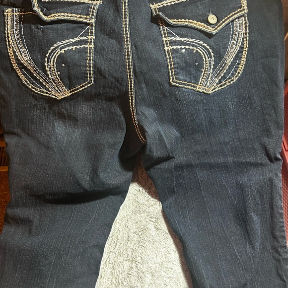 Ariya Capris - Picture 2 of 3